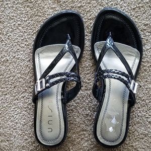 Unisa Sandals black patent w/ silver